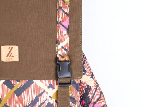 logo facing side of Zetu minimalist bag